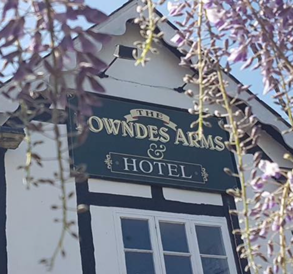 The Lowndes Arms Logo