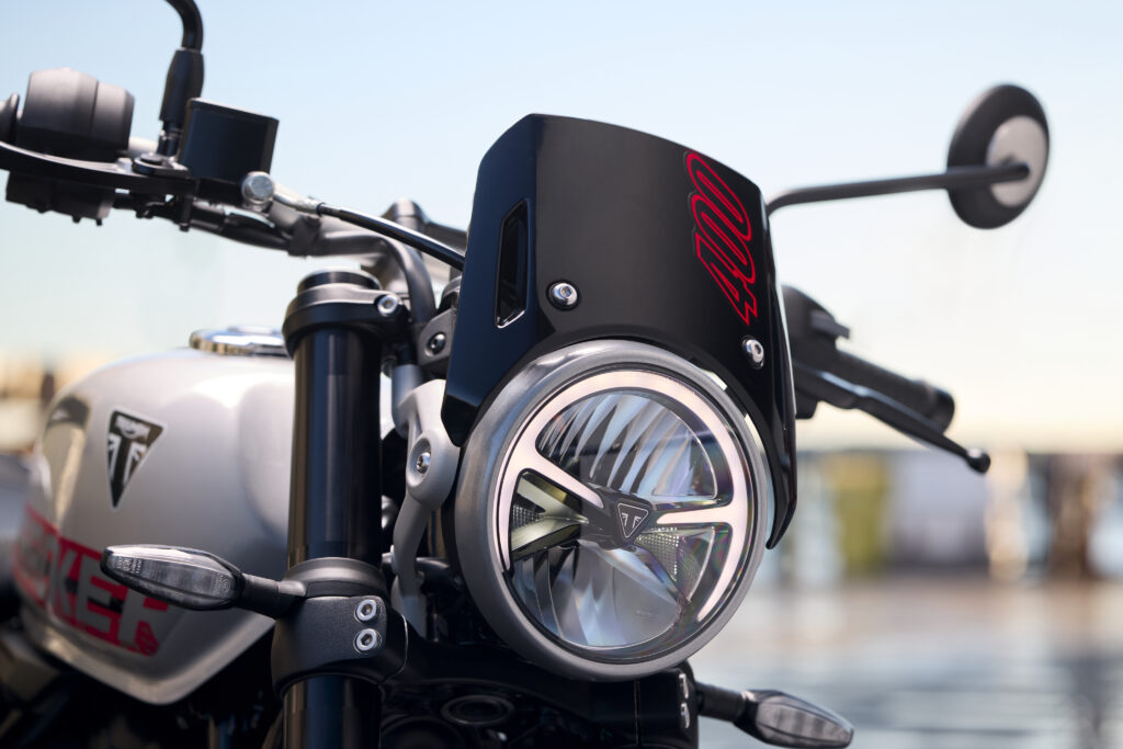 Tracker 400 OE MY26 10032 JP 3