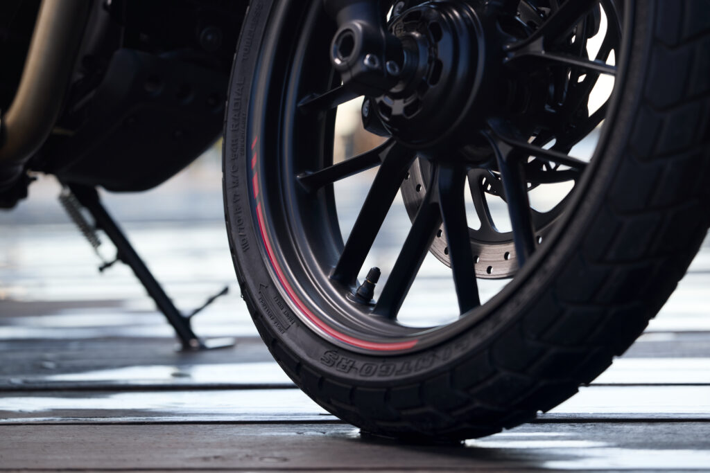 Tracker 400 OE MY26 10045 JP