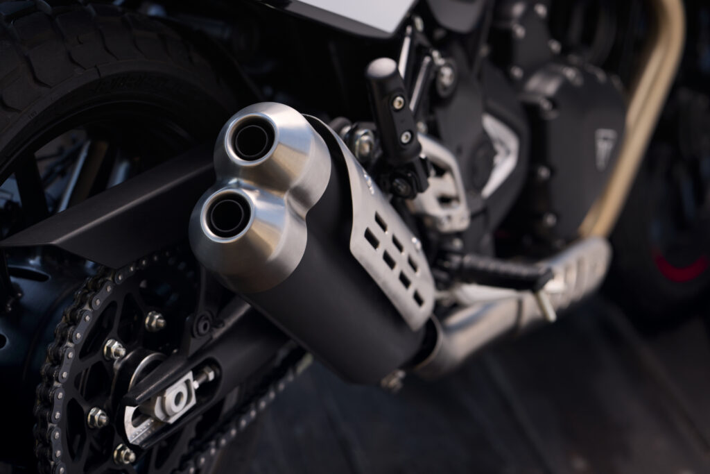 Tracker 400 OE MY26 10072 JP