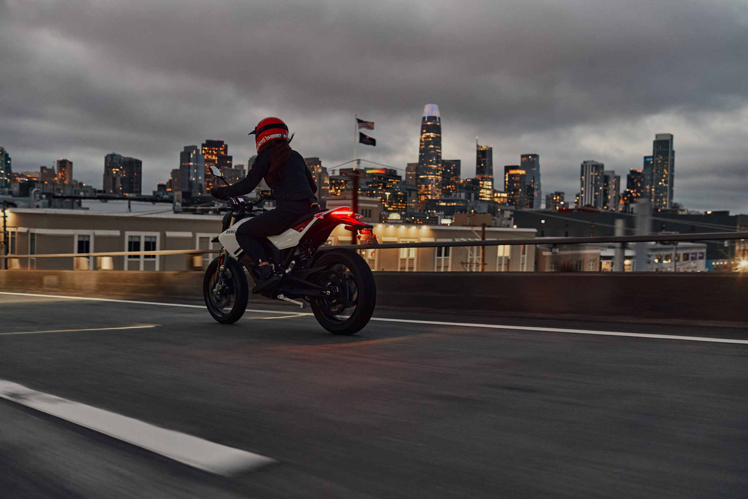 MY24 FXE Action 3I1543