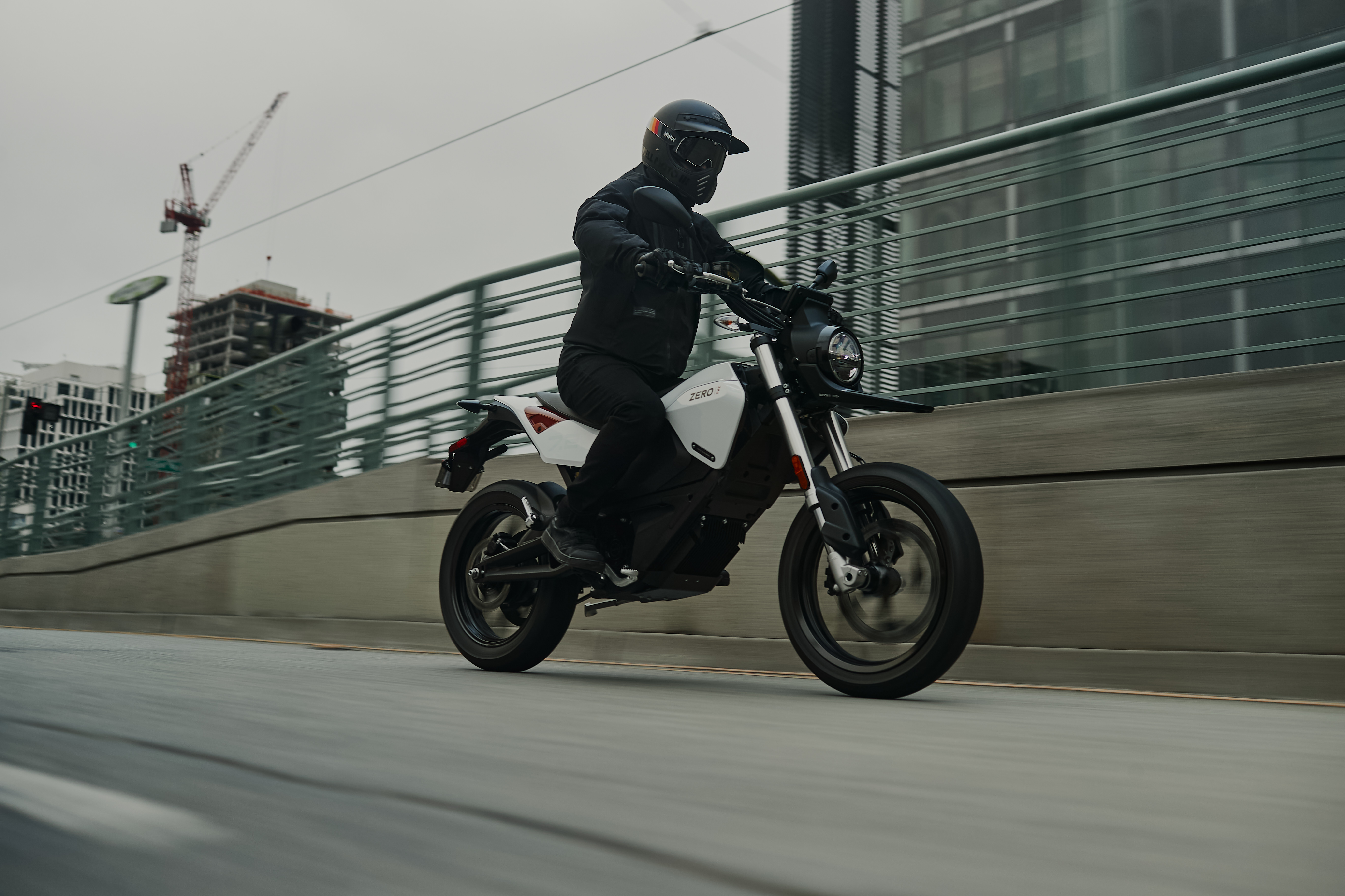 MY24 FXE Action 3I4745