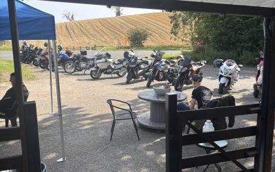 Dick Turpins Outside Seating