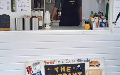 The Currant Bun Outside